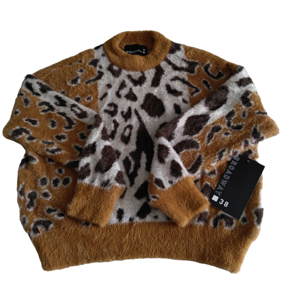 Broadway 38 Sweaters - NWT Broadway 38 Medium Crew Neck Faux Fur Colorblock Animal Print Sweater